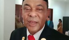 Keterangan Gambar : Bupati Ende, Yoseph Benediktus Badioda